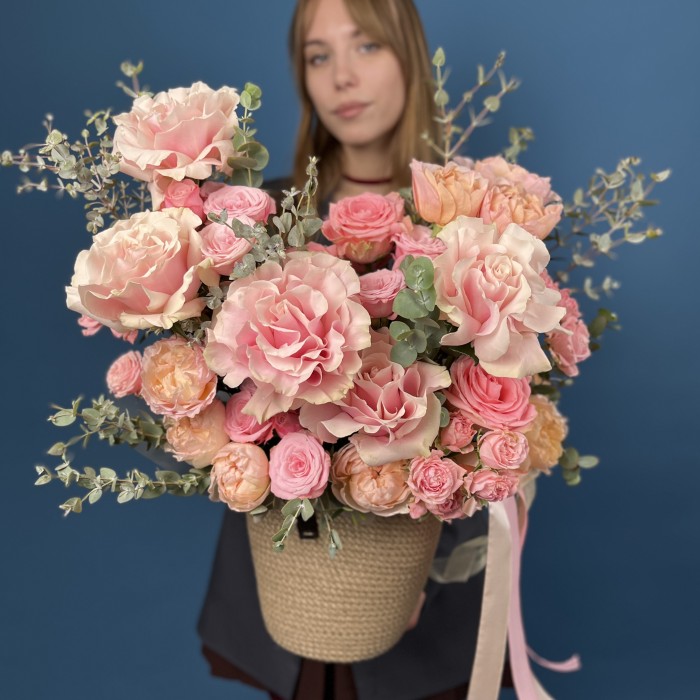 Композиция в кашпо Розовые грёзы