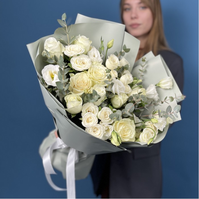 Сборный букет из роз Снежные мечты