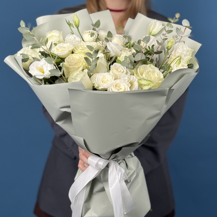 Сборный букет из роз Снежные мечты