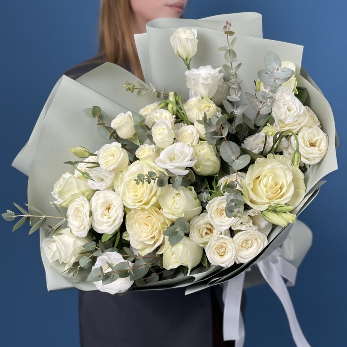 Сборный букет из роз Снежные мечты