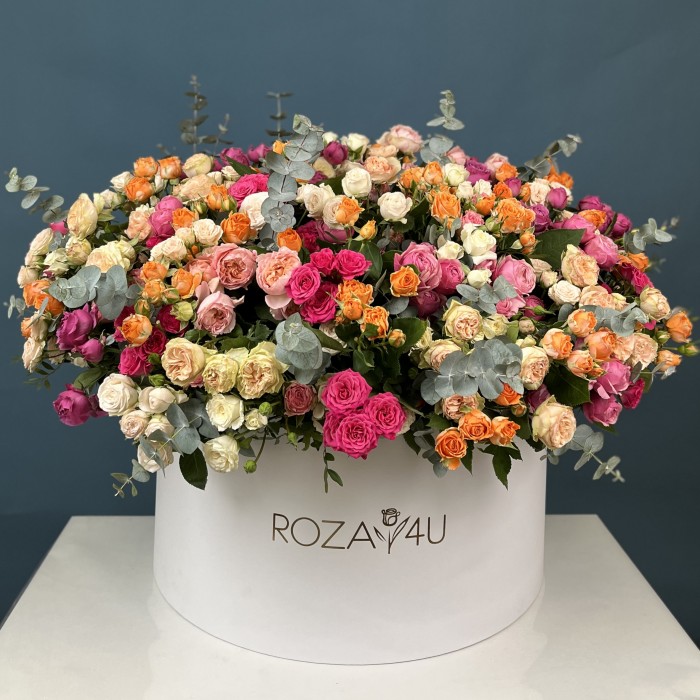 101 кустовая и пионовидная Роза  в большой коробке яркий MIX