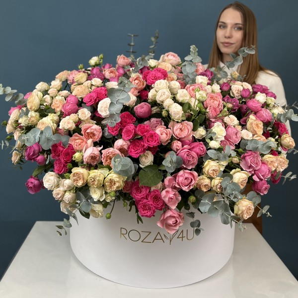 101 кустовая и пионовидная Роза в большой коробке Нежный MIX