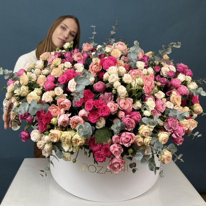 101 кустовая и пионовидная Роза в большой коробке Нежный MIX