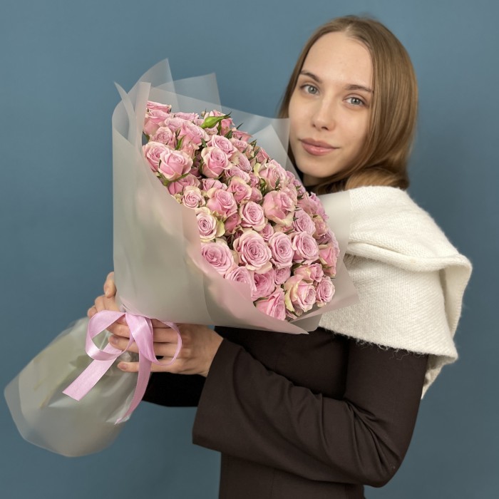 25 сиреневых кустовых роз Лейла