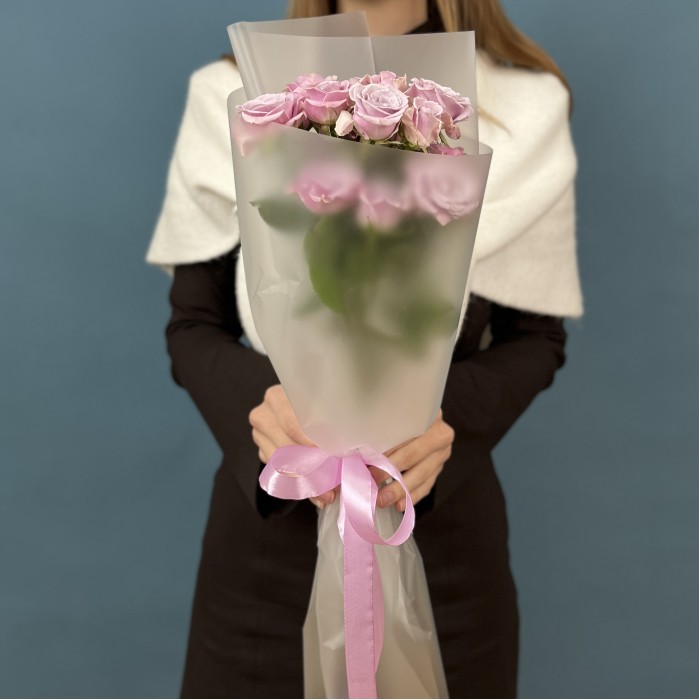 3 сиреневых кустовых розы Лейла 40 см