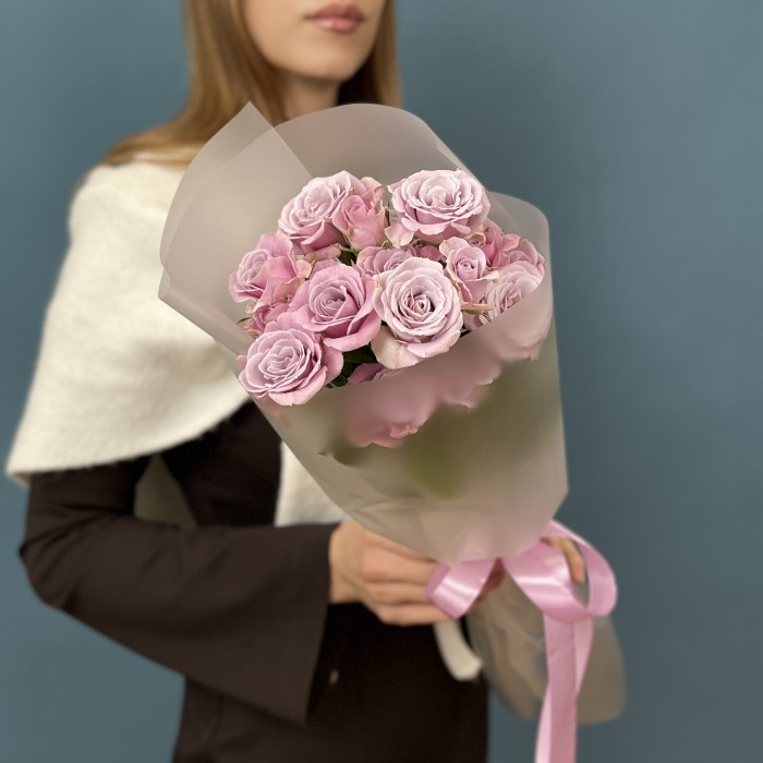 3 сиреневых кустовых розы Лейла 40 см