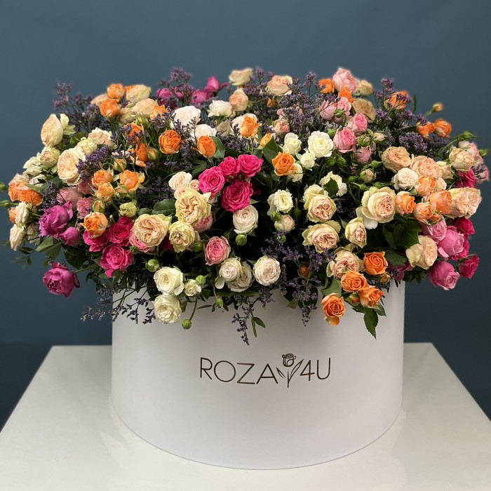 51 кустовая и пионовидная Роза с Лимониумом в коробке яркий MIX