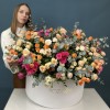 51 кустовая и пионовидная Роза в большой коробке яркий MIX
