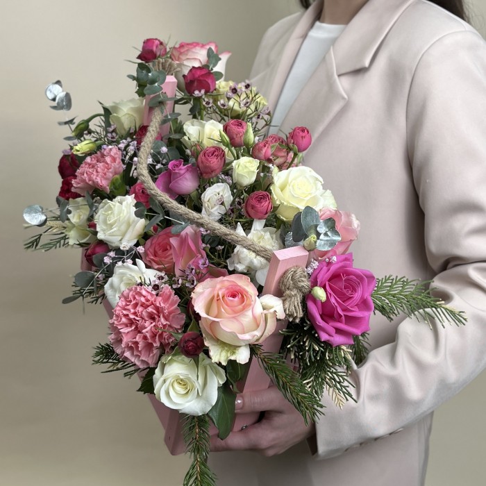 Букет дня в деревянном ящике Унесенные Ветром