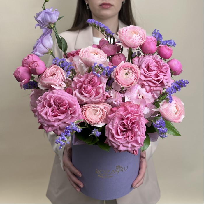 Букет дня в коробке с розами Украшение