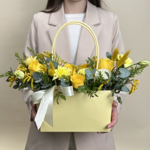 Букет дня в коробке Весеннее Небо