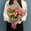 15 коралловых тюльпанов