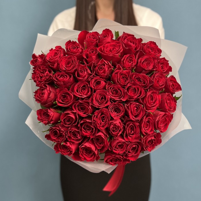 51 красная роза Мадам Ред 50 см