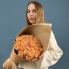 25 оранжевых гвоздик