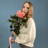 3 длинные розовые розы Би Свит 70 см