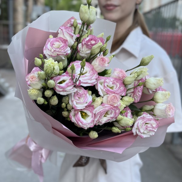 11 бело-розовых махровых эустом