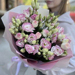 15 бело-розовых махровых эустом