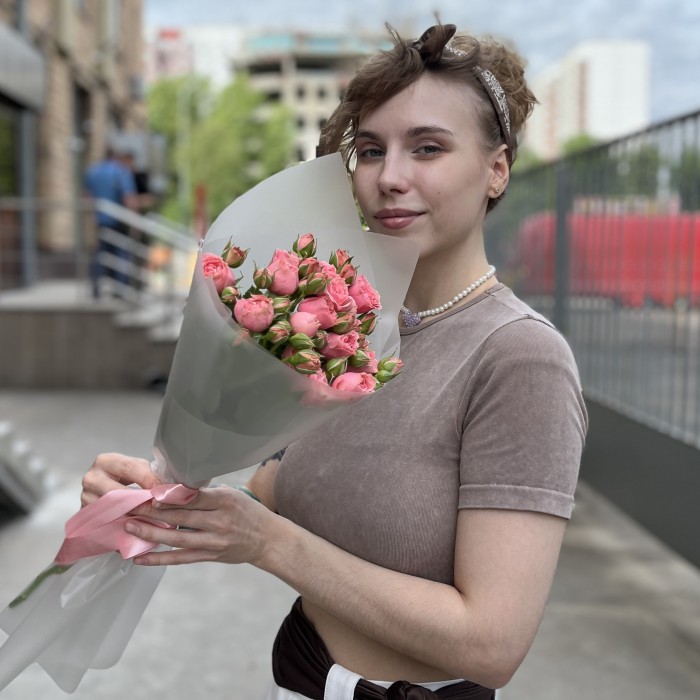 5 кустовых пионовидных роз Спешел Дайменшн 50см