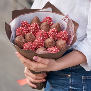 Букет из клубники в шоколаде Вкус лета