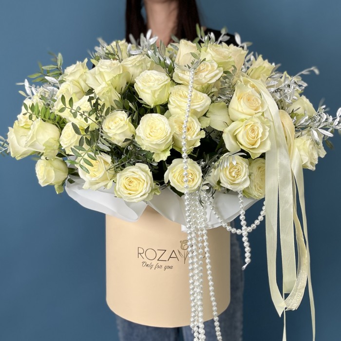 51 белая Роза в коробке на свадьбу