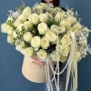 51 белая Роза в коробке на свадьбу