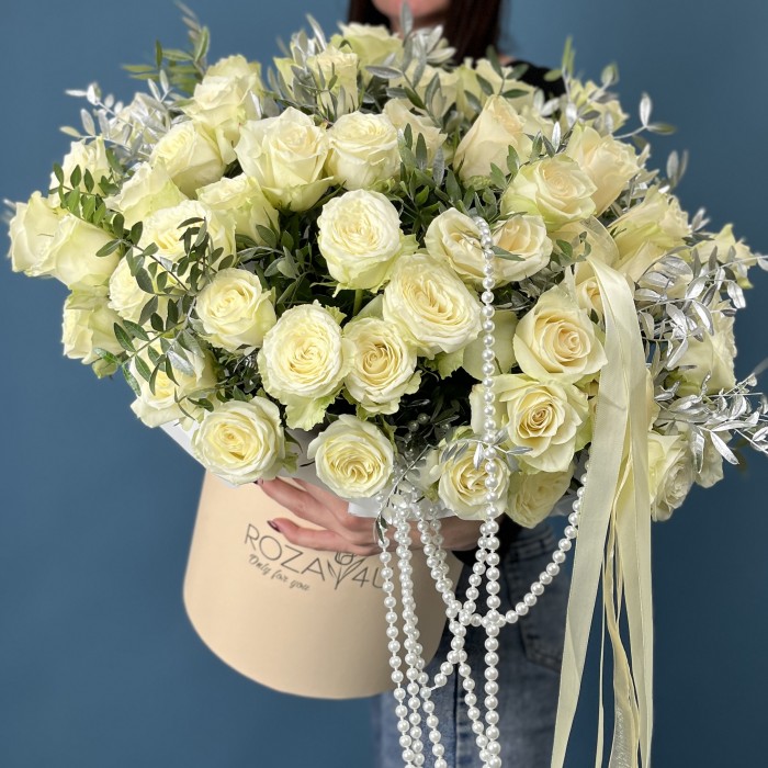 51 белая Роза в коробке на свадьбу