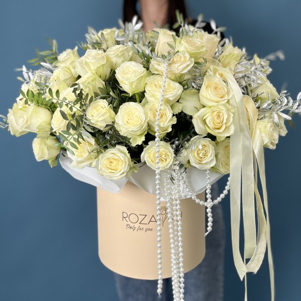 51 белая Роза в коробке на свадьбу