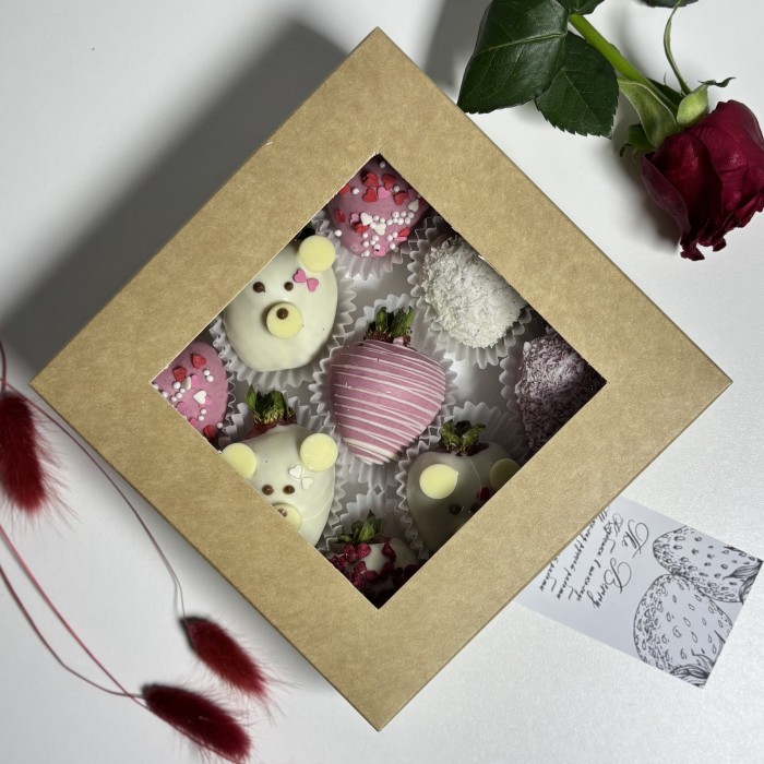 Клубника в шоколаде розовые мишки 9 штук