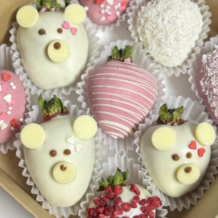 Клубника в шоколаде розовые мишки 9 штук