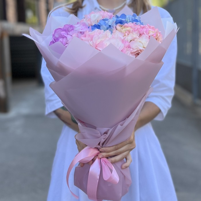 5 нежных гортензий микс