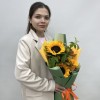 3 подсолнуха с яркой альстромерией