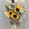 3 подсолнуха с гипсофилой