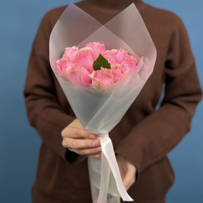 11 розовых роз Селеб 40 см
