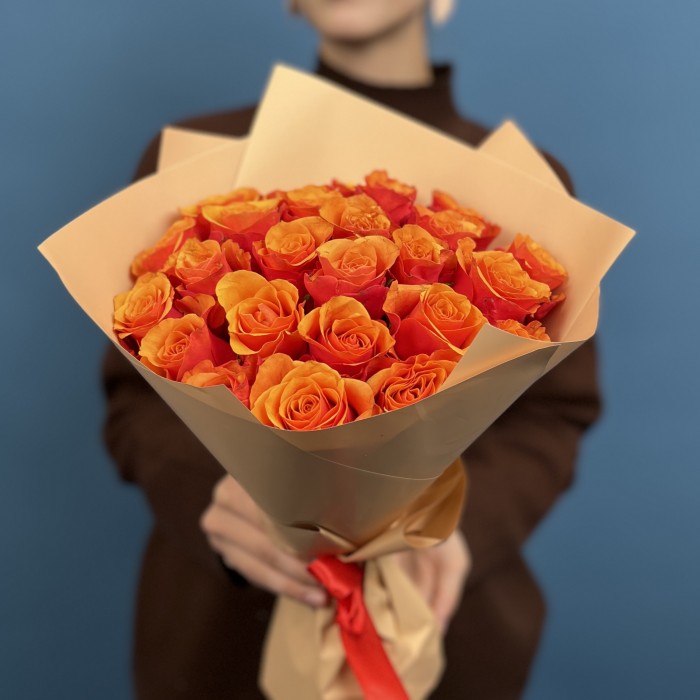 25 красно -оранжевых роз Испания 40 см