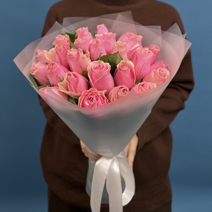 25 розовых роз Селеб 40 см