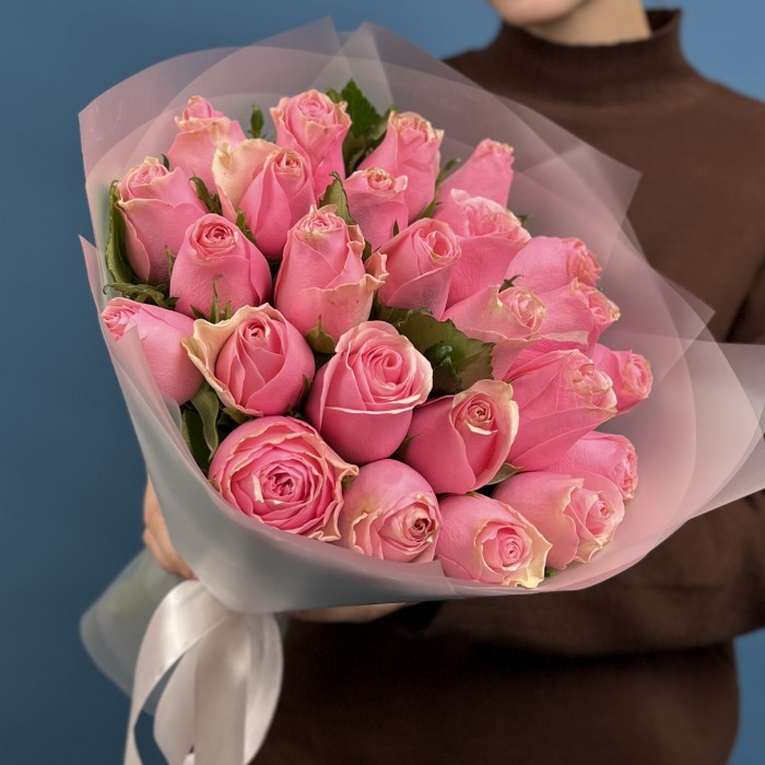 25 розовых роз Селеб 40 см