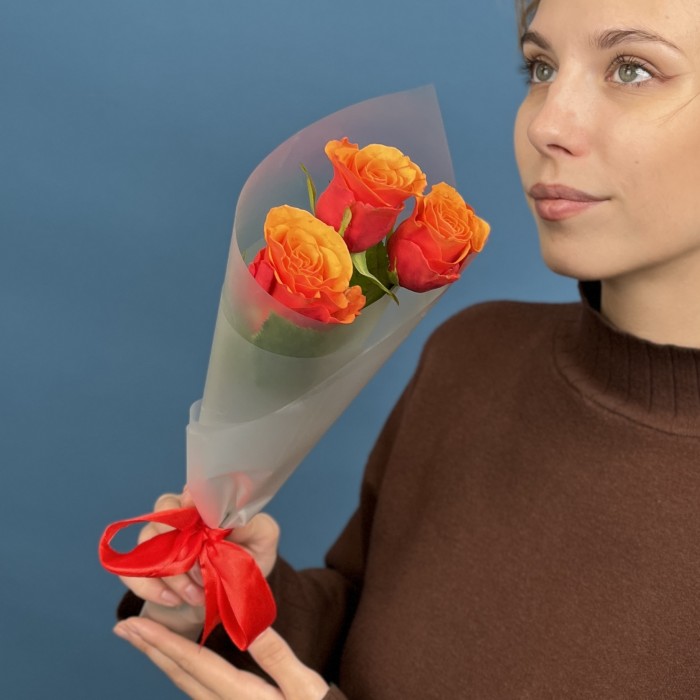 3 красно-оранжевые розы Испания 40 см