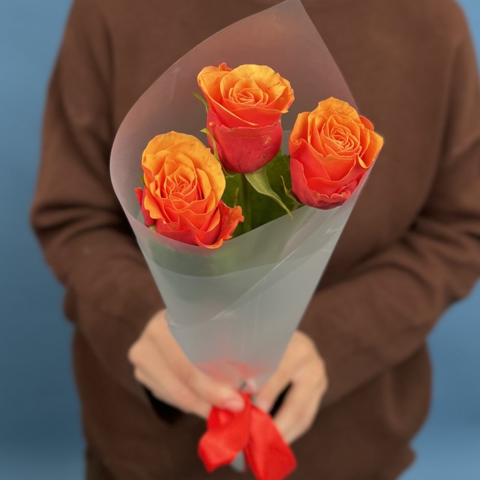 3 красно-оранжевые розы Испания 40 см