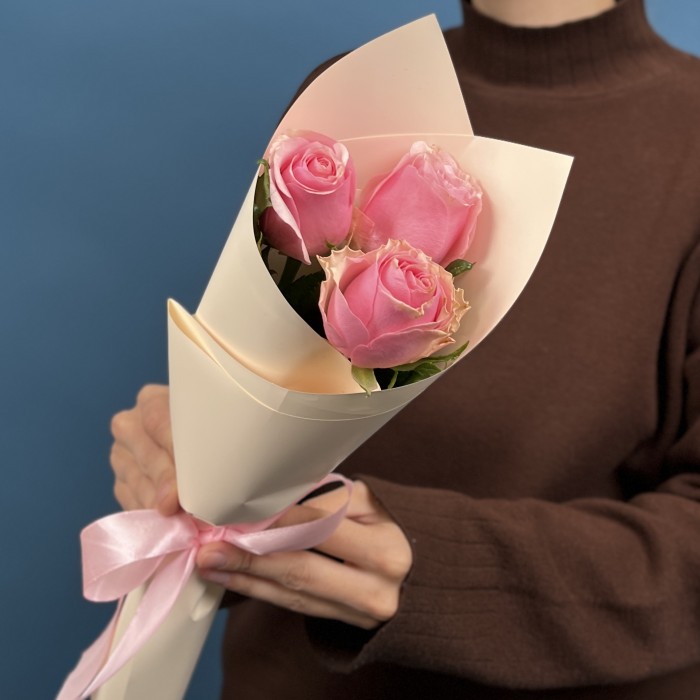 3 розовые розы Селеб 40 см