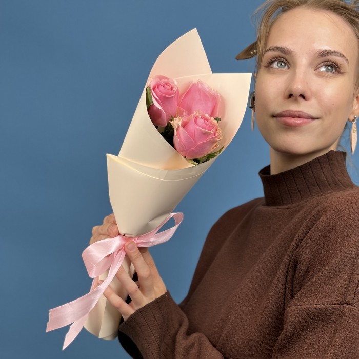 3 розовые розы Селеб 40 см