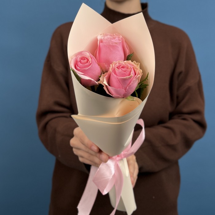 3 розовые розы Селеб 40 см