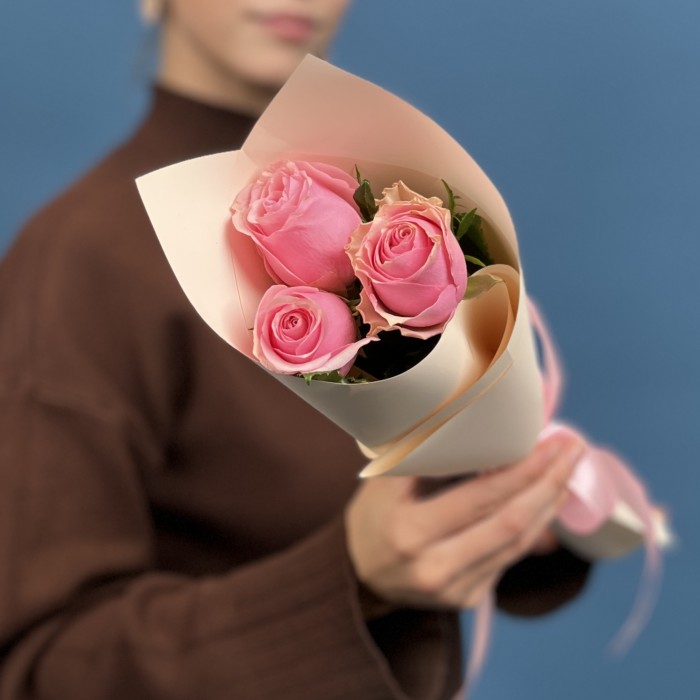 3 розовые розы Селеб 40 см