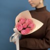 7 розовых роз Селеб 40 см
