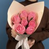 7 розовых роз Селеб 40 см