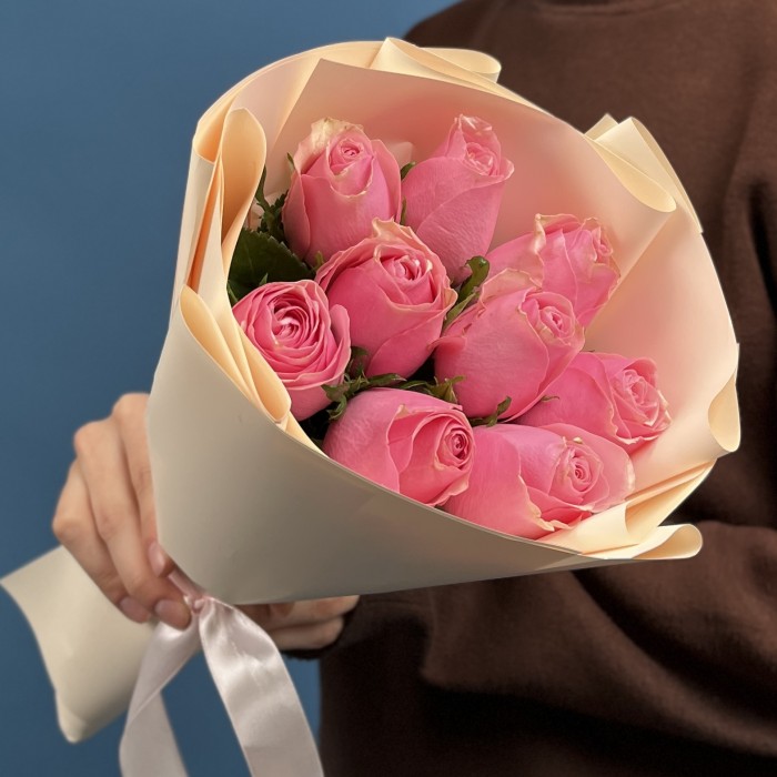 9 розовых роз Селеб 40 см