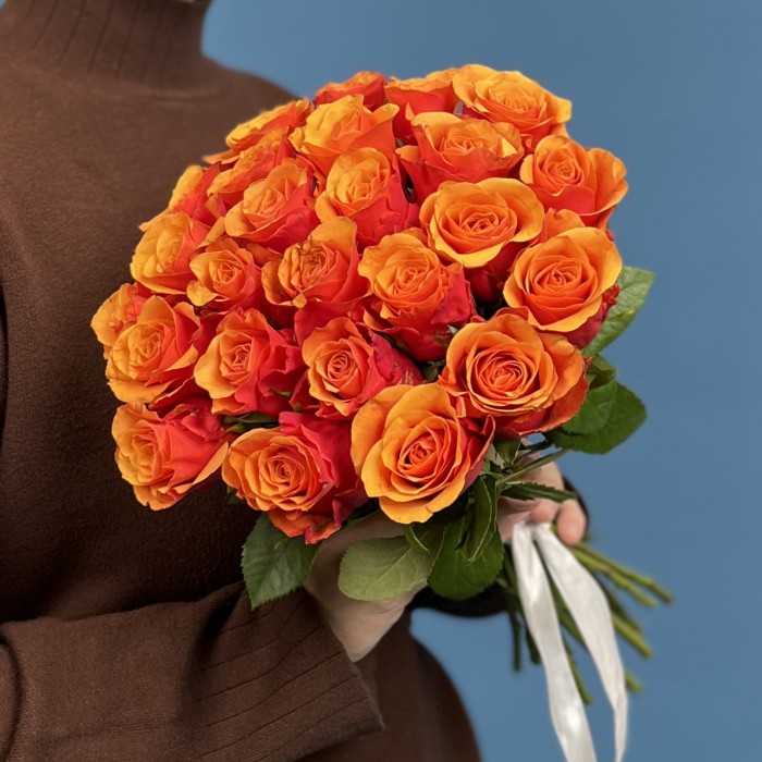 Красно-оранжевая роза Испания 40 см
