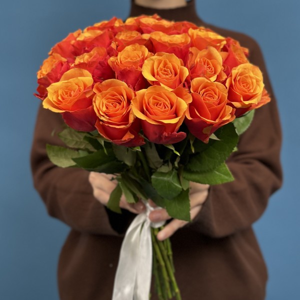 Красно-оранжевая роза Испания 40 см