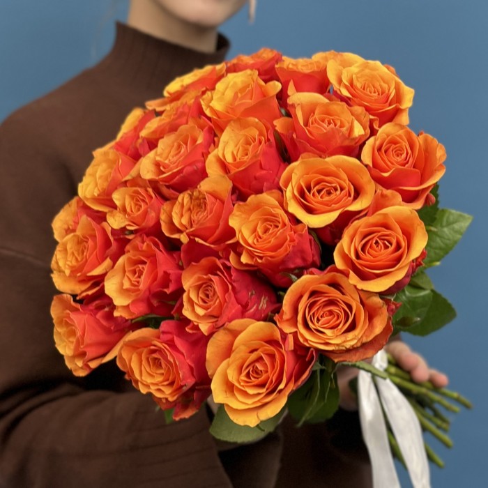Красно-оранжевая роза Испания 40 см