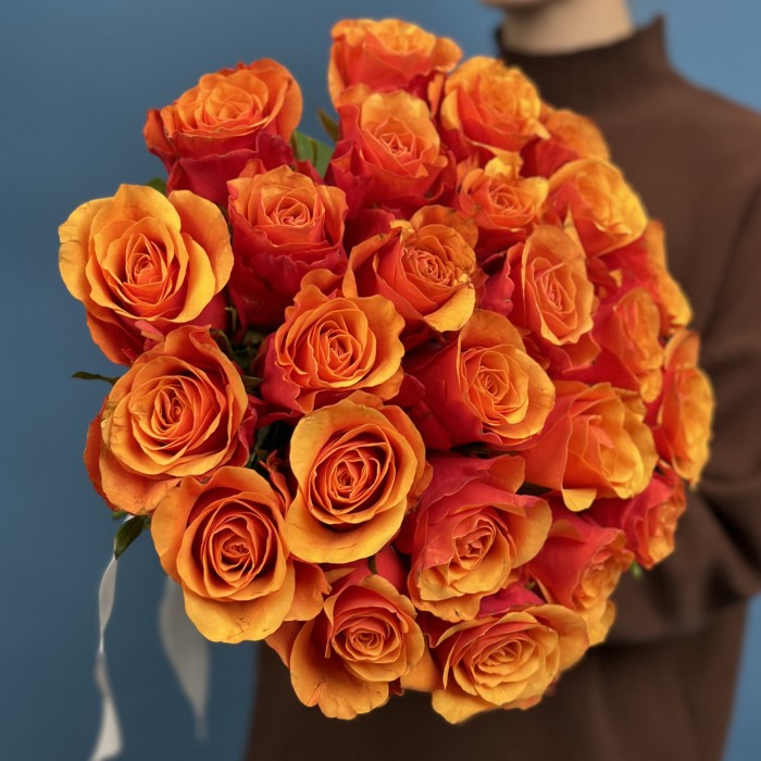 Красно-оранжевая роза Испания 40 см