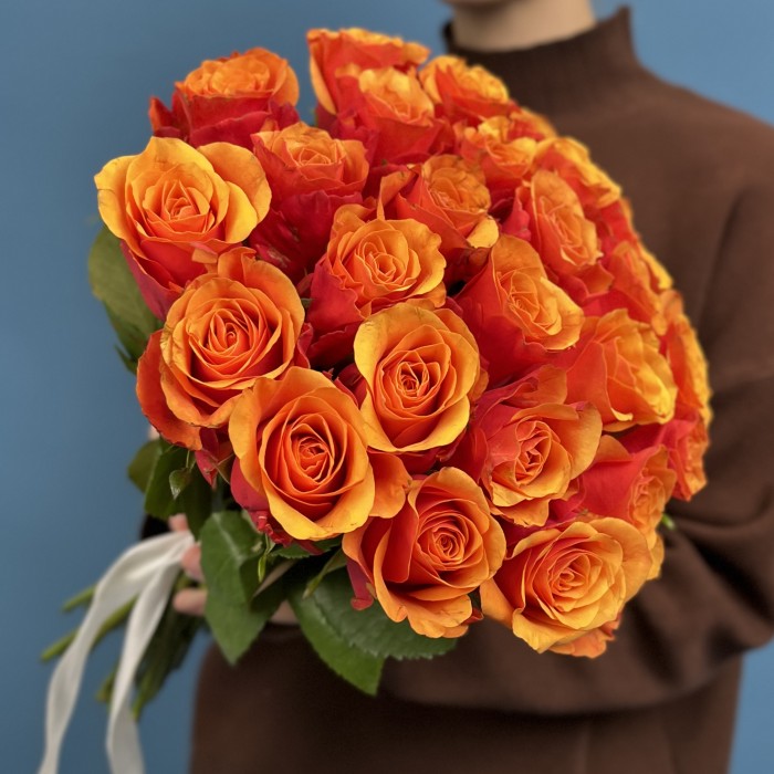 Красно-оранжевая роза Испания 40 см